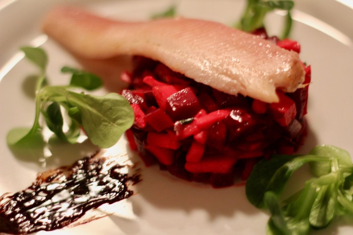 Wirtshausfuherer - Kochen wie der Wirt - Raeucherforelle mit rote ...