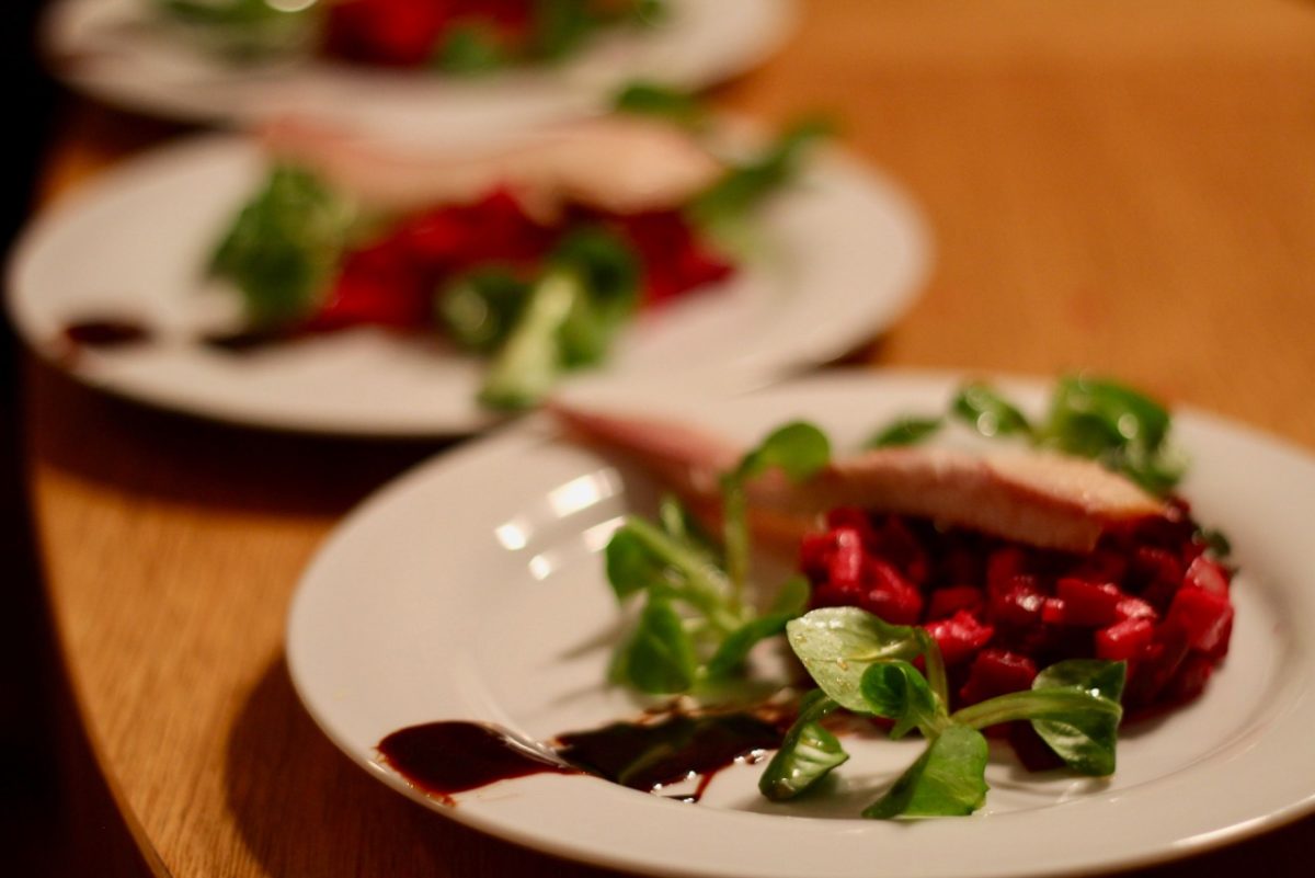 Wirtshausfuherer - Kochen wie der Wirt - Raeucherforelle mit rote ...