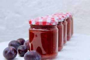 Einkochen wie die Wirtin: Feinherbes Zwetschkenchutney mit Zwettler Dunklem
