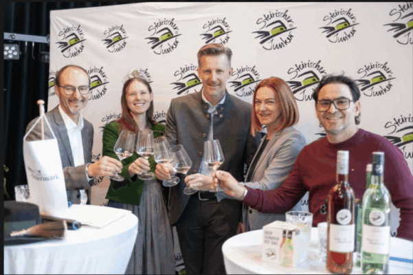 STEIRISCHER JUNKER PRÄSENTATION: DAS ORIGINAL SEIT 1999