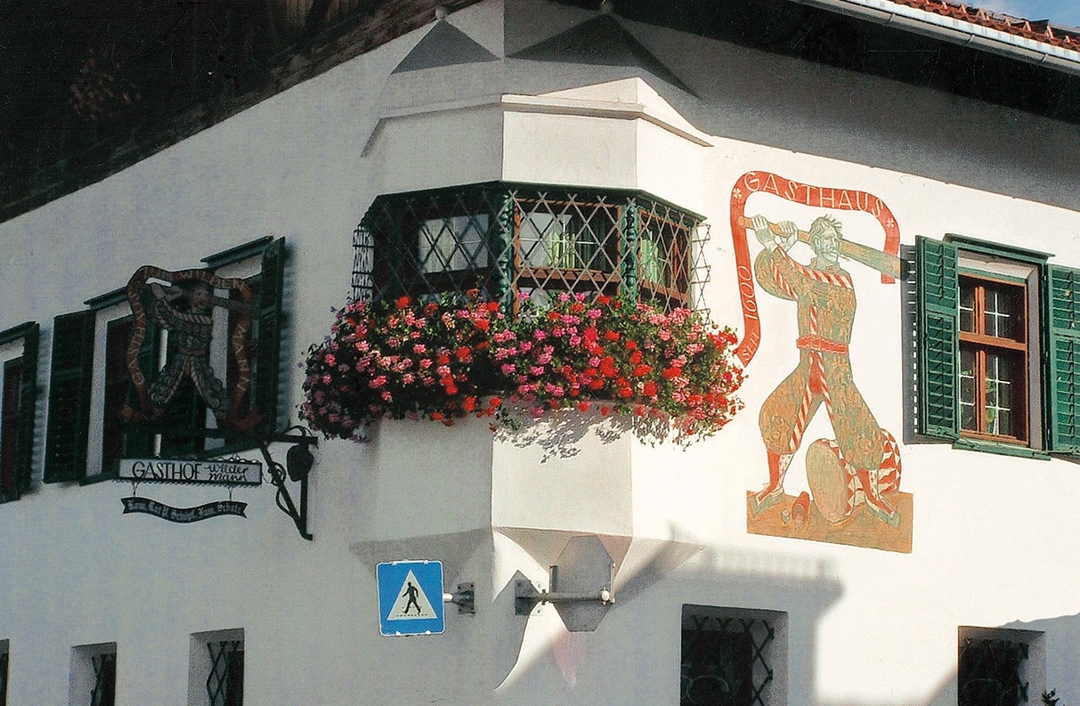 Traditioneller Genuss beim Wilden Mann auf dem Sonnenplateau über Innsbruck