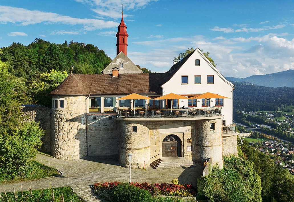 Fürstlicher Genuss im Burgrestaurant Gebhardsberg über den Dächern von Bregenz